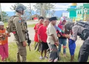 Operasi Damai Cartenz Sambangi Kampung Walesi