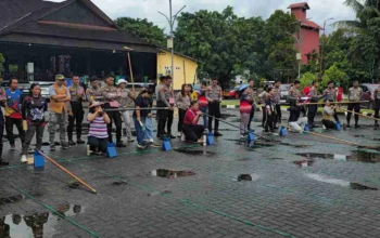 Semarak Bhayangkara Ke-80, Polres Kutai Barat Gelar Lomba Menyumpit