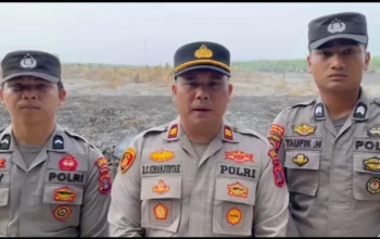 Polsek Melak Bersama Tim Padamkan Karhutla di HGU PT KHL, 10 Hektare Lahan Terbakar