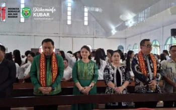 Bupati Kutai Barat Resmikan Gedung Baru Stasi Tering Seberang, Sekaligus Hadiri Yubileum Emas